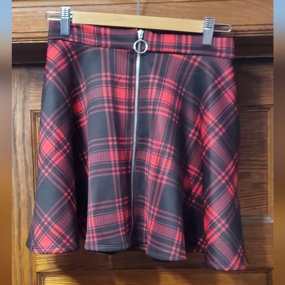 Hot Topic Skirt Sexy Red Black Pleated Plaid Goth Punk Rock Metal Mini Small